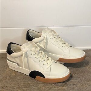 NWT Dolce Vita Zina Court Leather Sneakers in White, Black, Silver - SIZE 7.5
